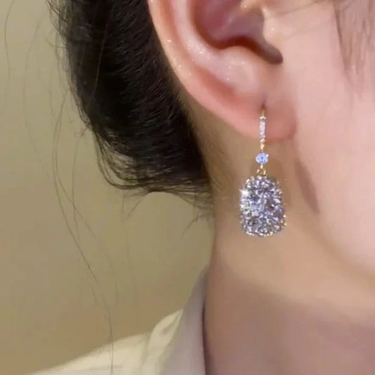 New Fashion Trend Shiny Zircon Square Pendant Glod Color Ear Hooks for Women Elegant Luxury Ladies Wedding Party Premium Jewelry