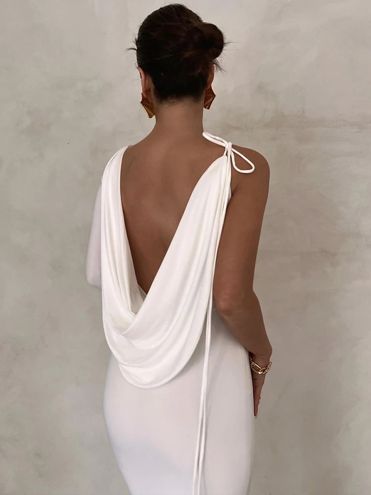 Dulzura One-Shoulder Long Sleeve Swinging Collar