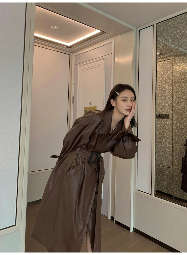 Lautaro Long oversized leather trench coat for women long sleeve lapel loose fit Fall Stylish black women clothing streetwear