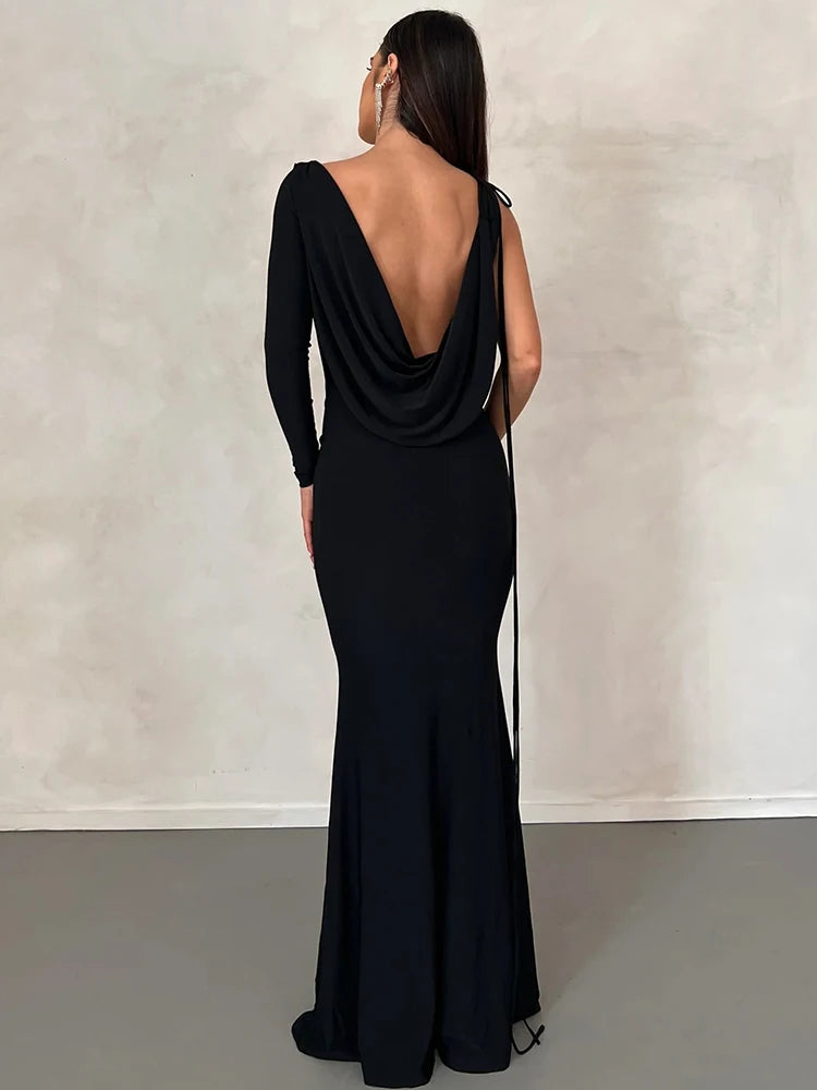Dulzura One-Shoulder Long Sleeve Swinging Collar