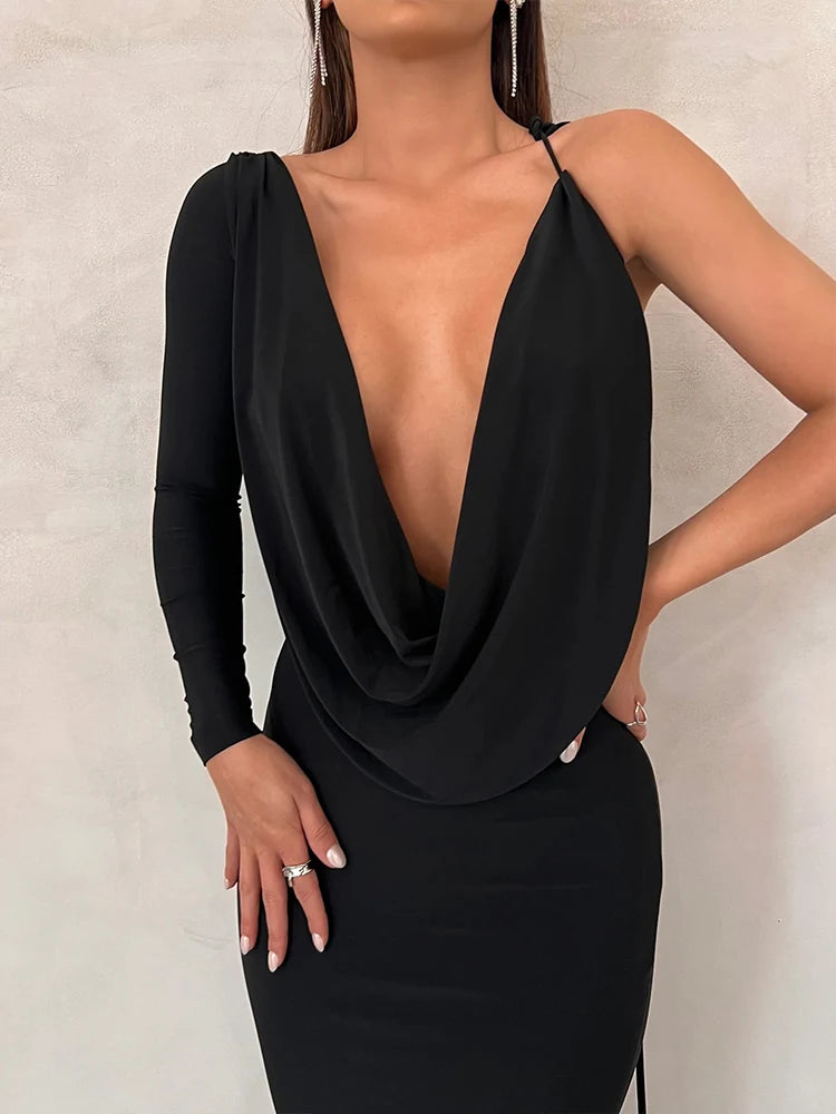 Dulzura One-Shoulder Long Sleeve Swinging Collar