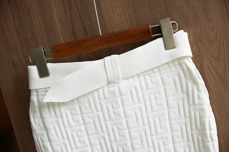 Elegant Design New Fall Slim Fit Notched Sweater Tops Mini Skirt Stretchy Knitted 2 Pieces OL Sets with Belt