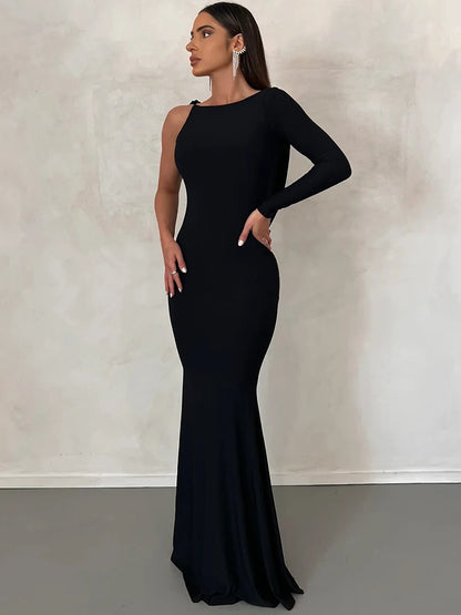 Dulzura One-Shoulder Long Sleeve Swinging Collar