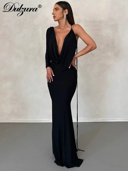 Dulzura One-Shoulder Long Sleeve Swinging Collar