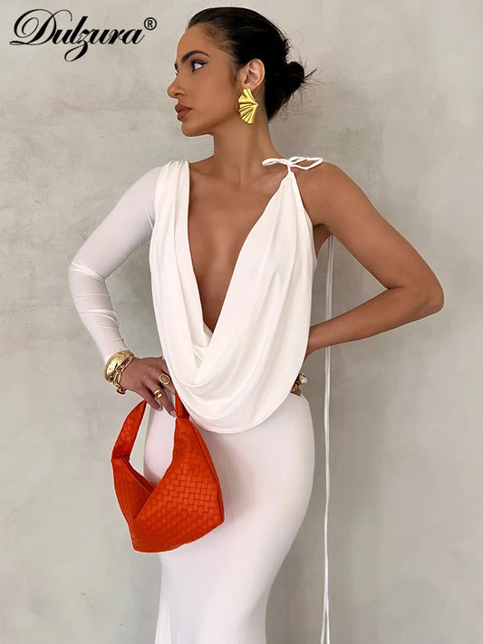 Dulzura One-Shoulder Long Sleeve Swinging Collar