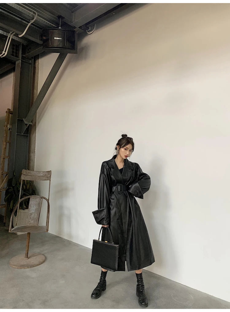 Lautaro Long oversized leather trench coat for women long sleeve lapel loose fit Fall Stylish black women clothing streetwear