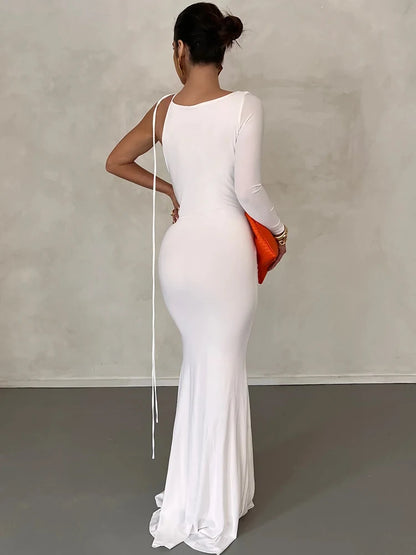 Dulzura One-Shoulder Long Sleeve Swinging Collar
